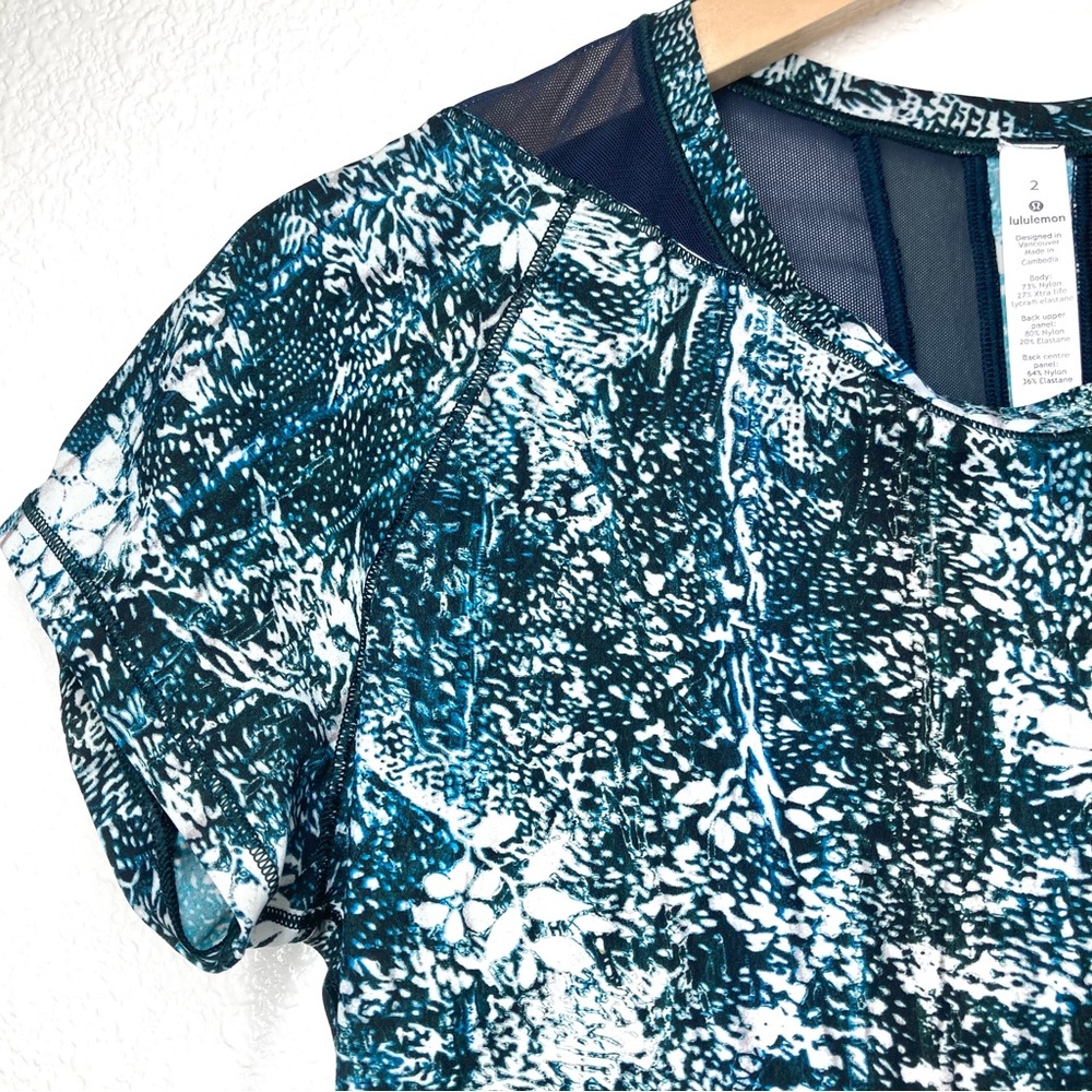 Lululemon Women's Top Seek The Heat Short Sleeve Shirt Teal 2 Mesh Back - Picture 6 of 11